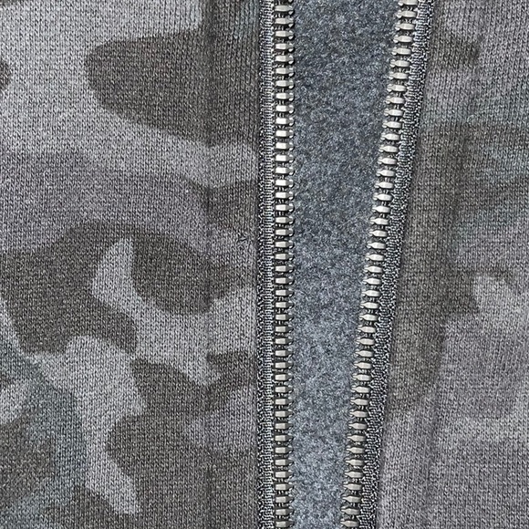 Lululemon scuba hoodie 6 camo - Picture 8 of 8